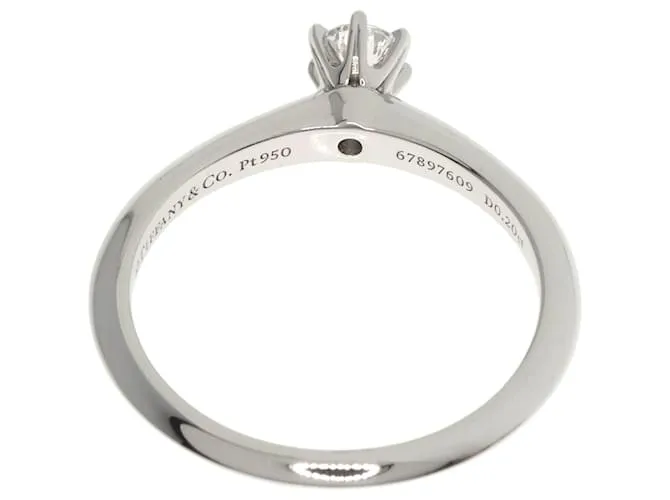 Anillo de diamante solitario de platino Tiffany & Co. 
