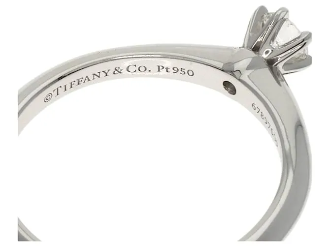 Anillo de diamante solitario de platino Tiffany & Co. 