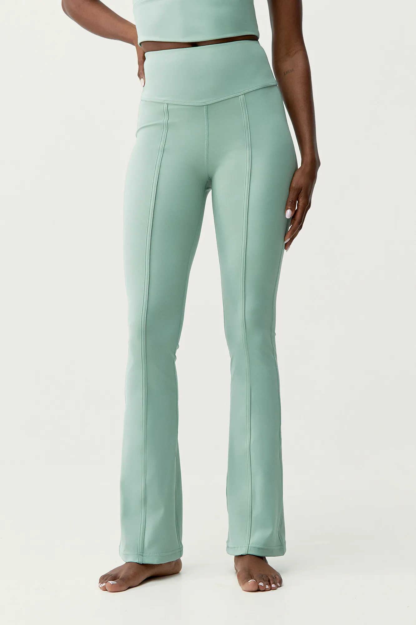 Born Living Yoga Legging Alisha Old Green