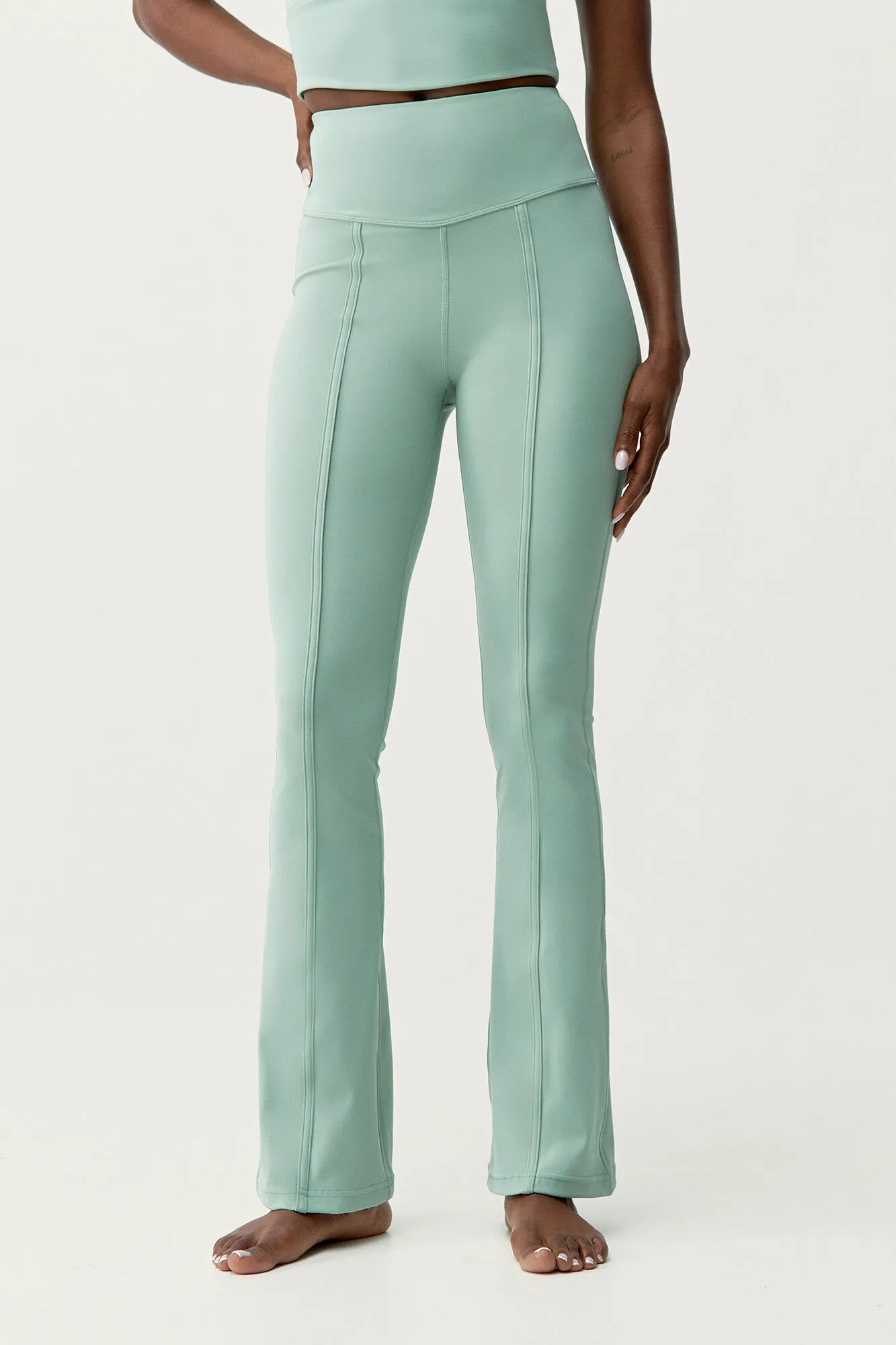 Born Living Yoga Legging Alisha Old Green