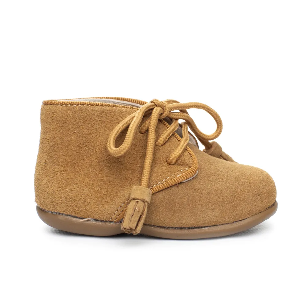 Botas Bebe Camel Modelo Cordon