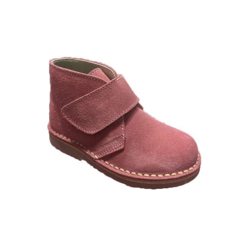 Botas pisacacas con cinta de cierre