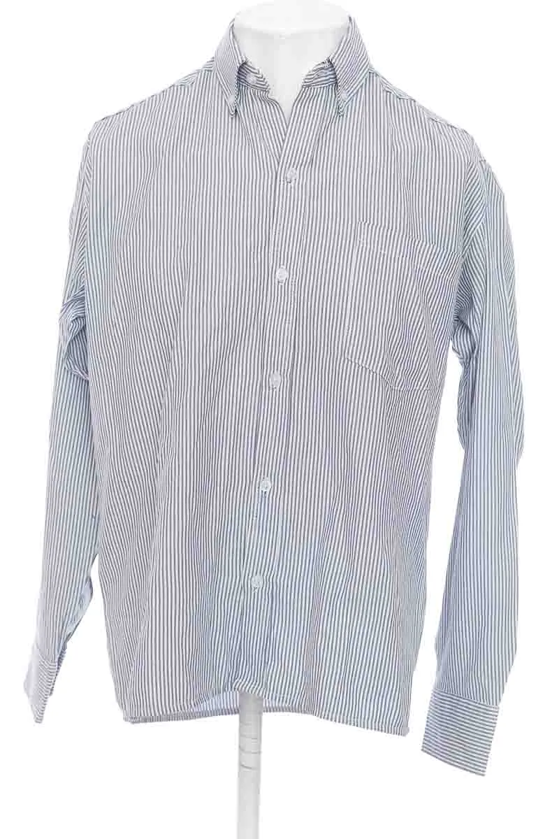 CAMISA COLOR AZUL  CLOSEANDO