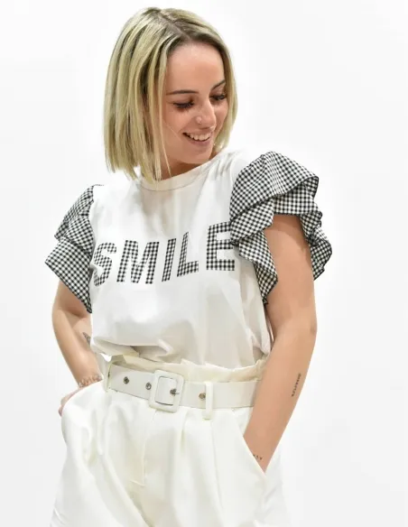 Camiseta volante smile / blanca y negra.