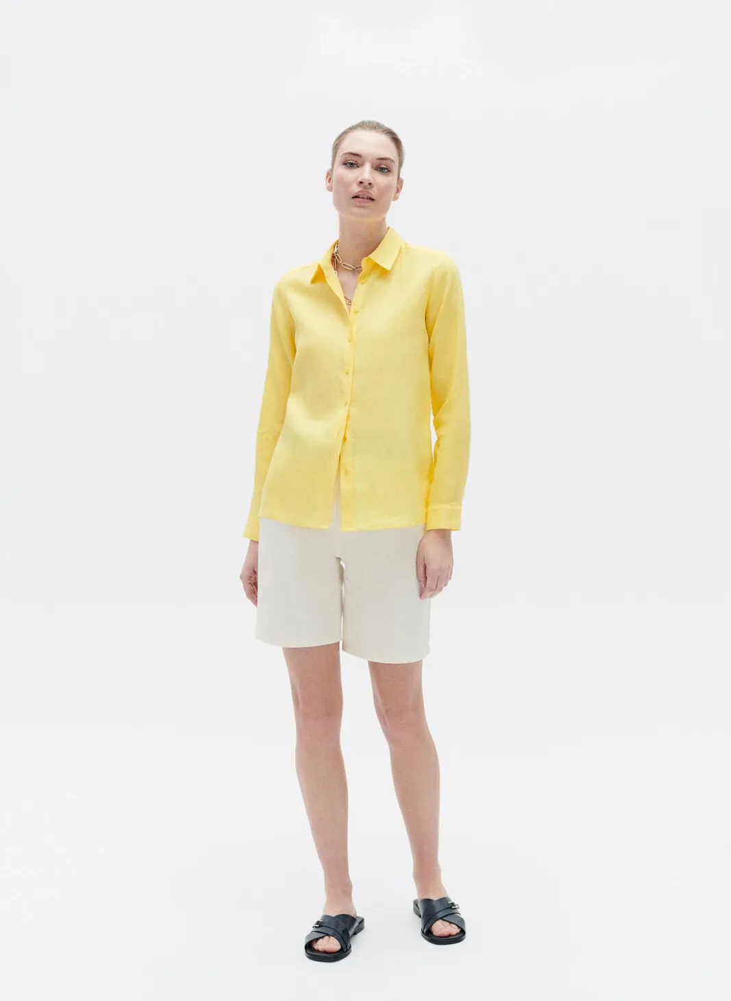 CAROLL BRENDA  CAMISA DE LINO CON CUELLO CLáSICO EN AMARILLO