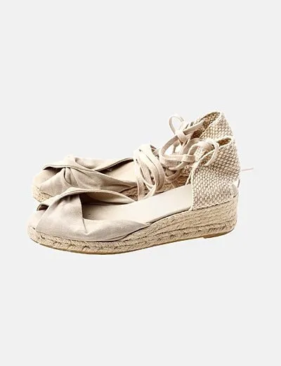 Castañer Sandalia beige cuña