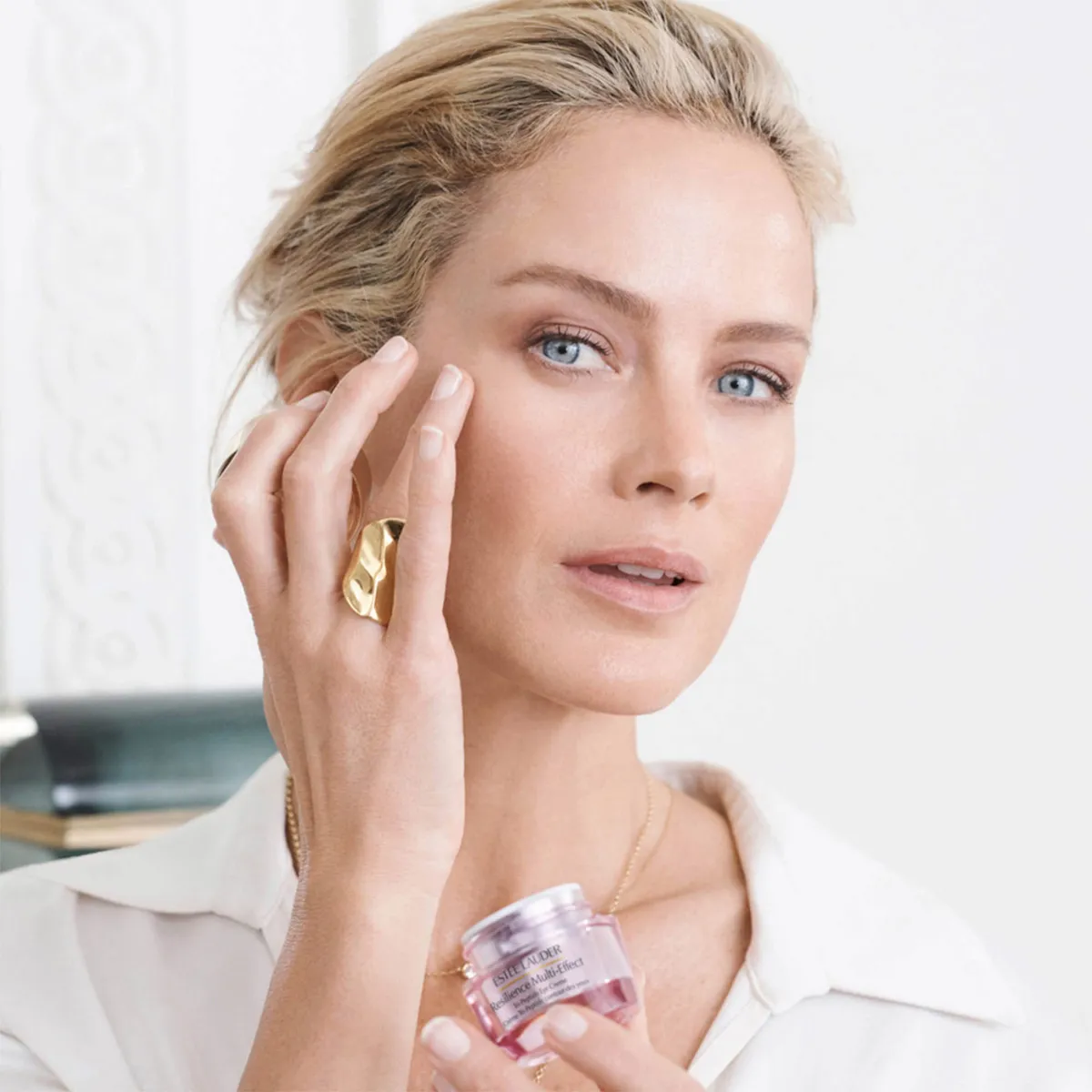 ESTéE LAUDER CREMA CONTORNO DE OJOS RESILIENCE MULTIEFFECT TRIPEPTIDE ANTIENVEJECIMIENTO