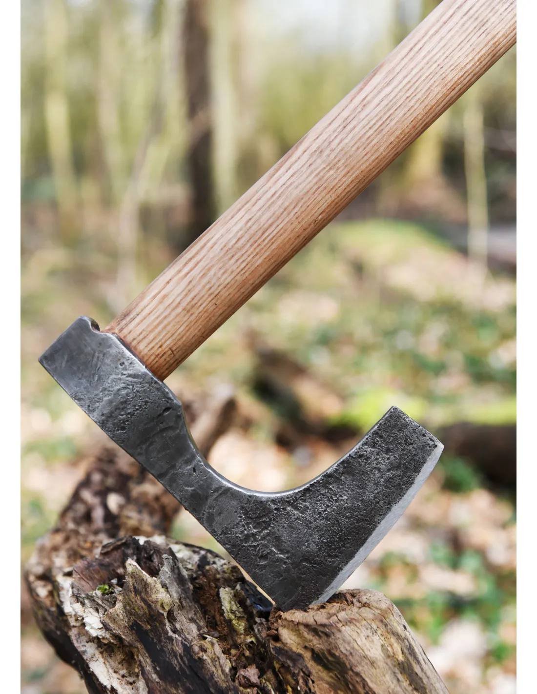 Hacha Vikinga con acero forjado a mano, tipo C (60 cm.)