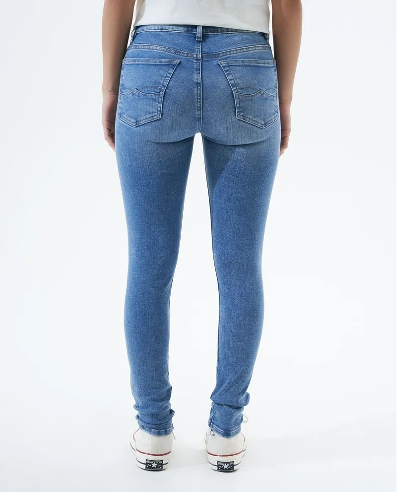 Jean Jegging fit cinco bolsillos para mujer