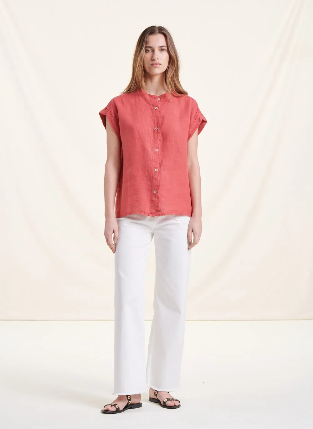 LA FEE MARABOUTEE Camisa recta de manga corta de lino en rojo
