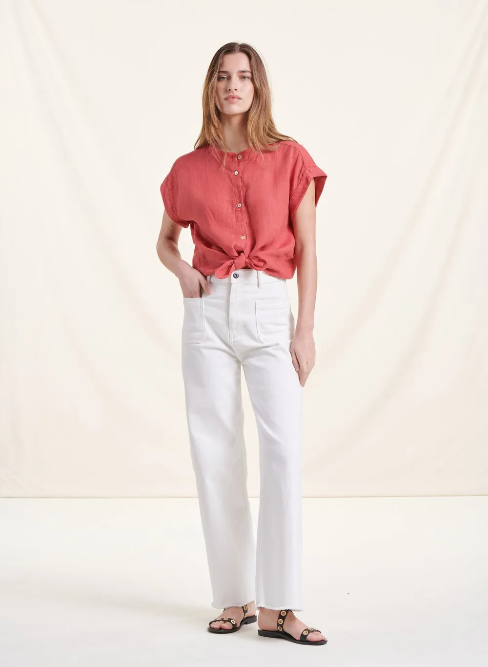 LA FEE MARABOUTEE Camisa recta de manga corta de lino en rojo