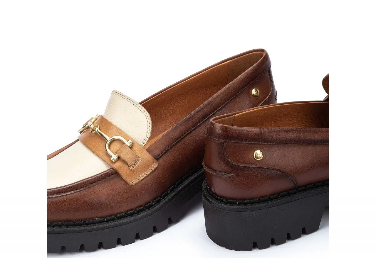 Mocasin Piel Cuero Pala Beige Banda Estribo Metal Oro