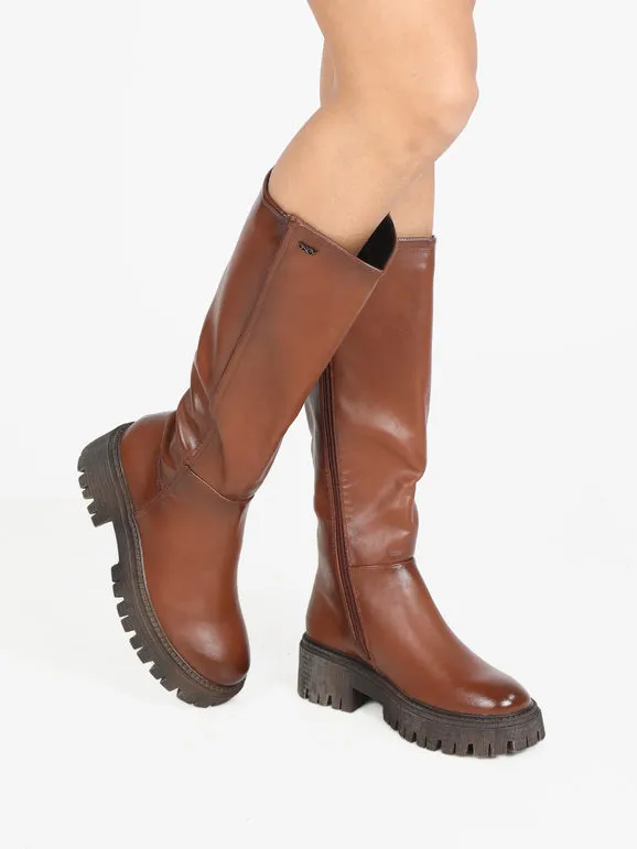 Osey Bota alta de mujer con tacón y plataforma.