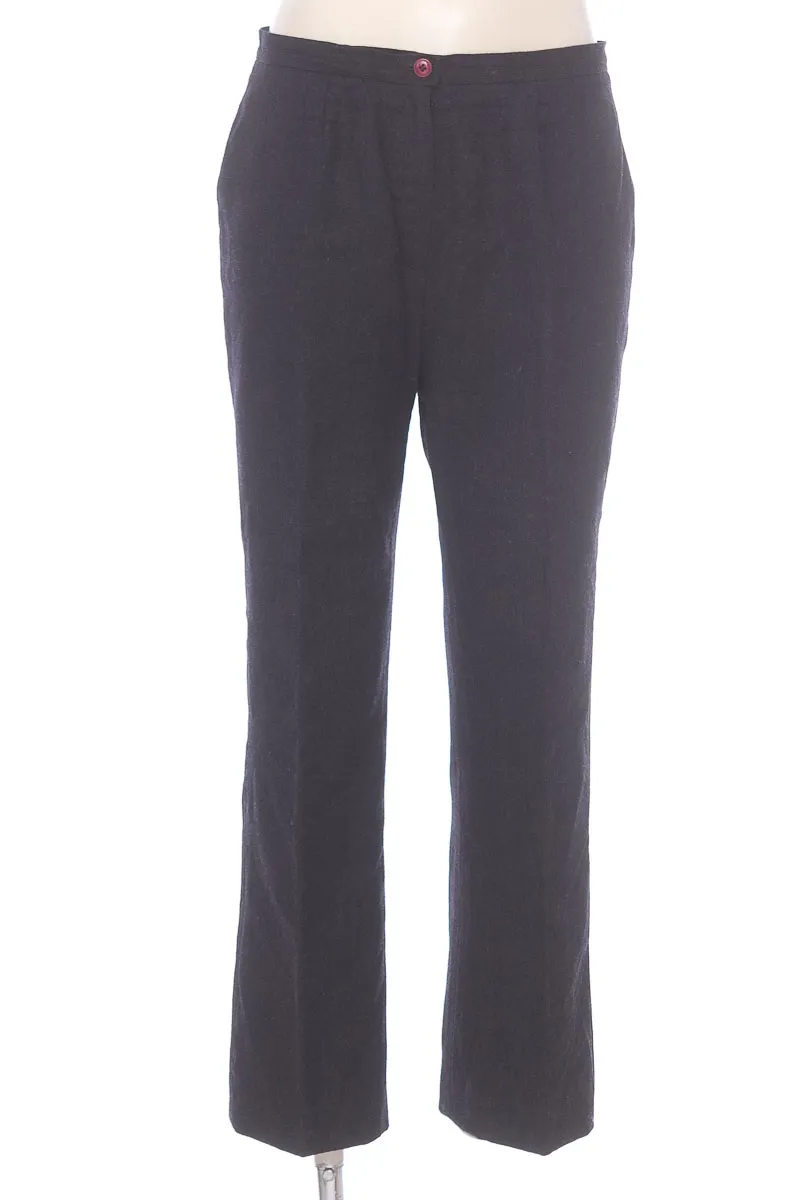 PANTALóN COLOR NEGRO  CLOSEANDO