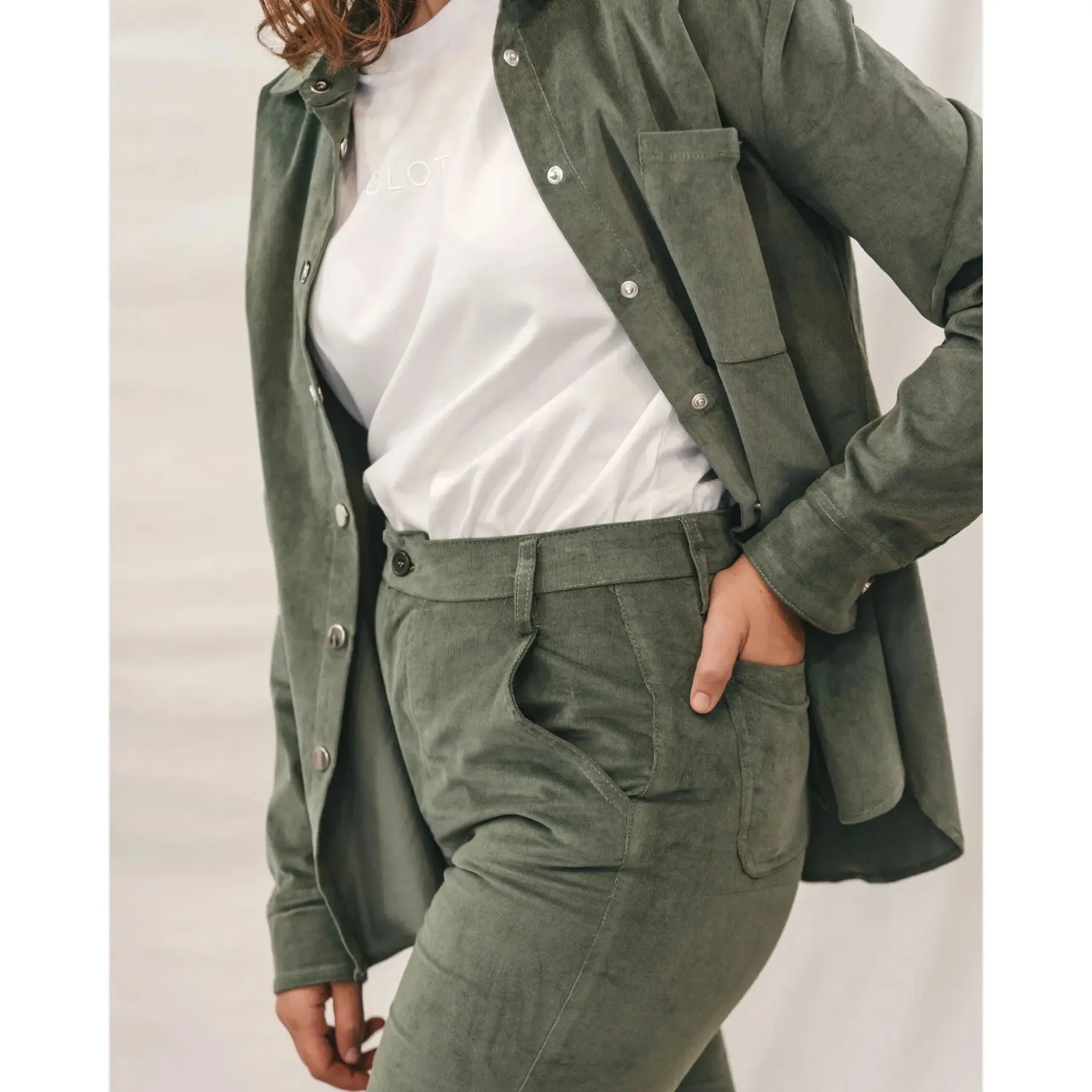 Pantalón pana verde