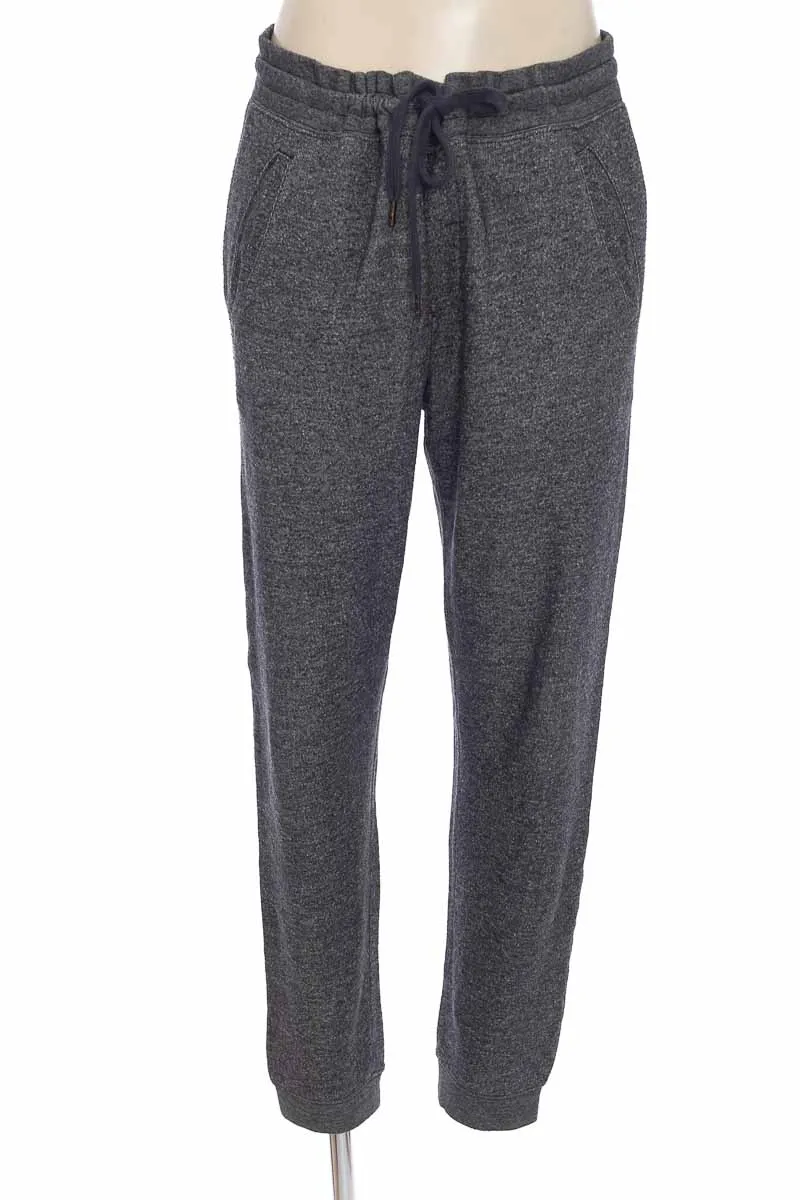 ROPA DEPORTIVA COLOR GRIS  EXPRESS