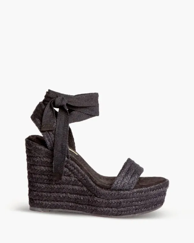 Sandalia Con Cuña Pelin Negro marca Corina REF M4336