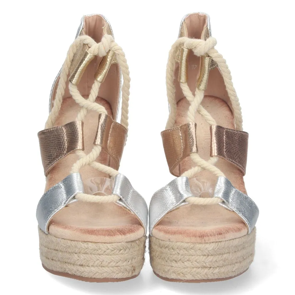 Sandalias de cuña, alpargatas de cuña, sandalias esparteras, sandalias tendencia verano 2023, consig