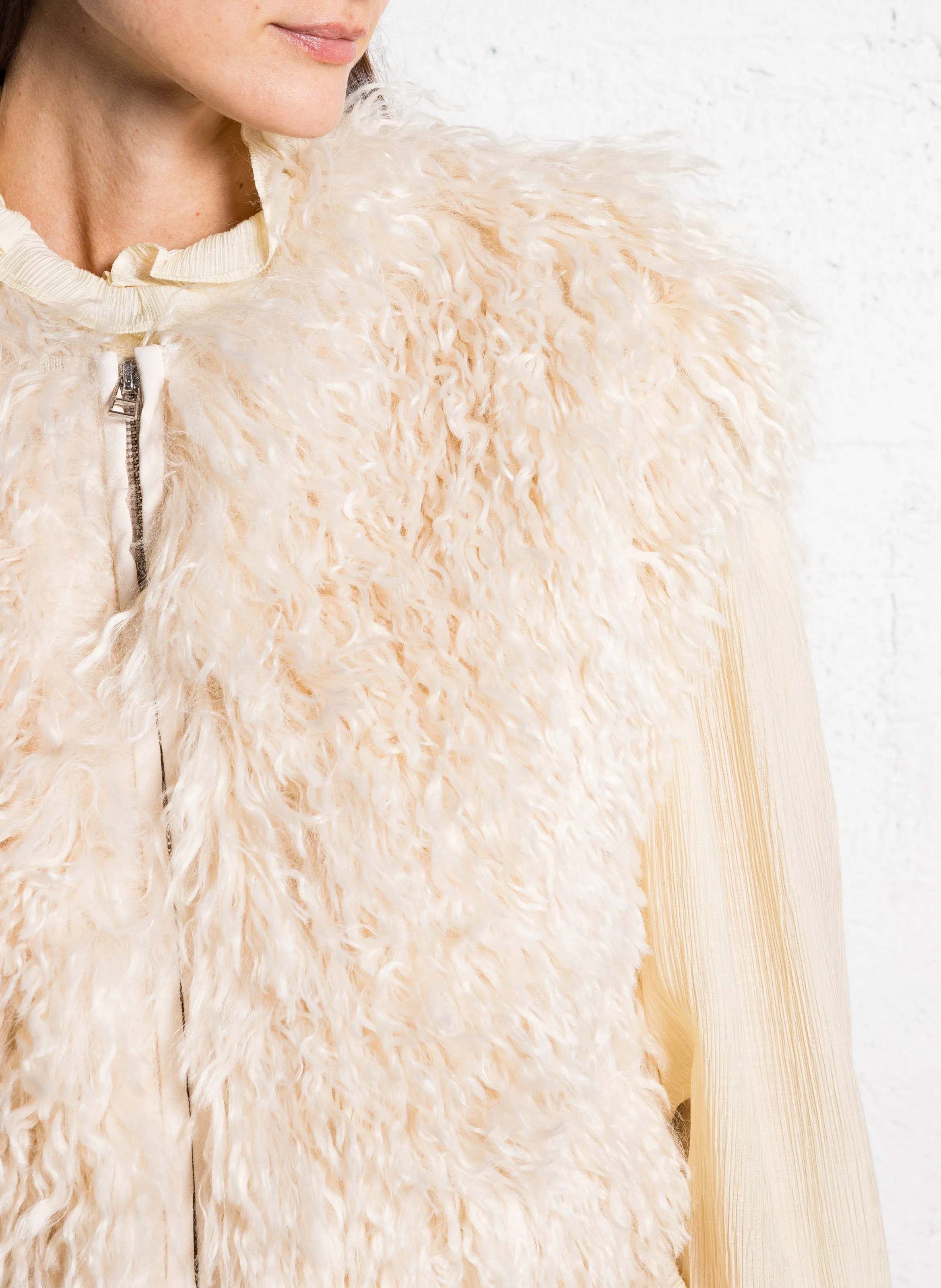 SEE U SOON Chaqueta sin mangas con efecto de pelo en blanco
