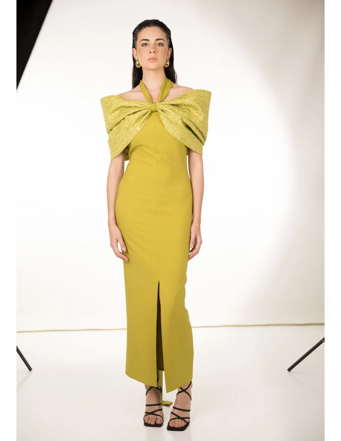 VESTIDO OLIVA VOLUMEN