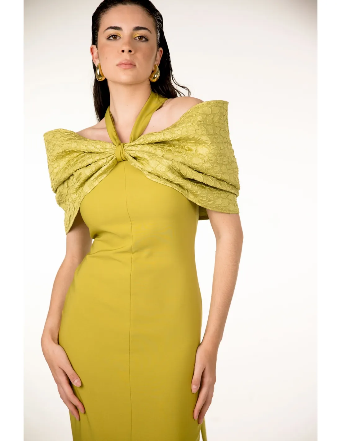 VESTIDO OLIVA VOLUMEN
