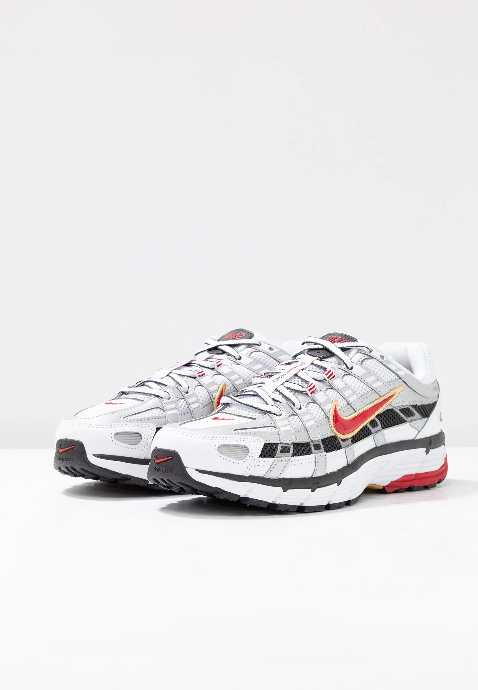 W NIKE P3000 CNCPT  ZAPATILLAS
