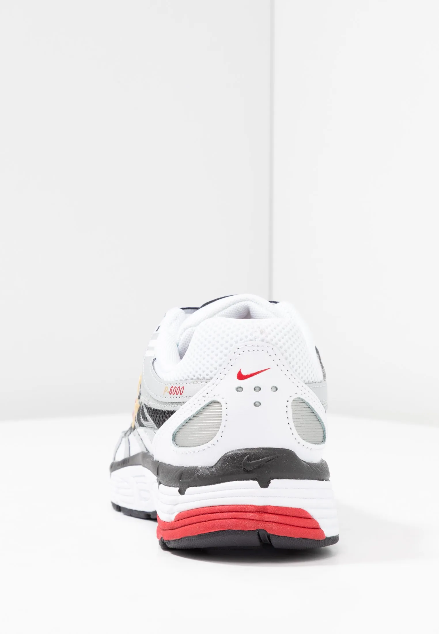 W NIKE P3000 CNCPT  ZAPATILLAS