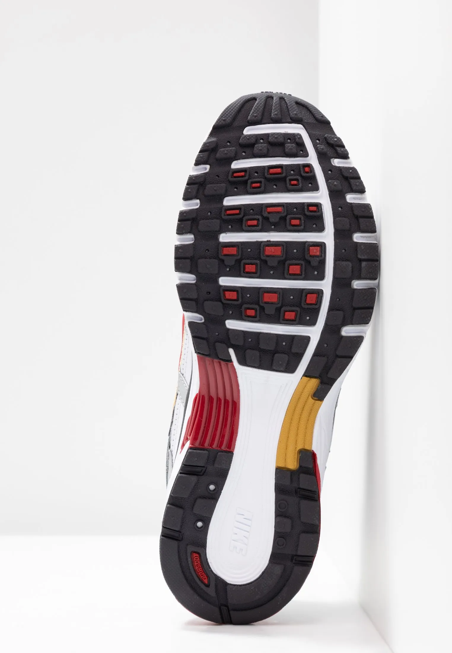 W NIKE P3000 CNCPT  ZAPATILLAS