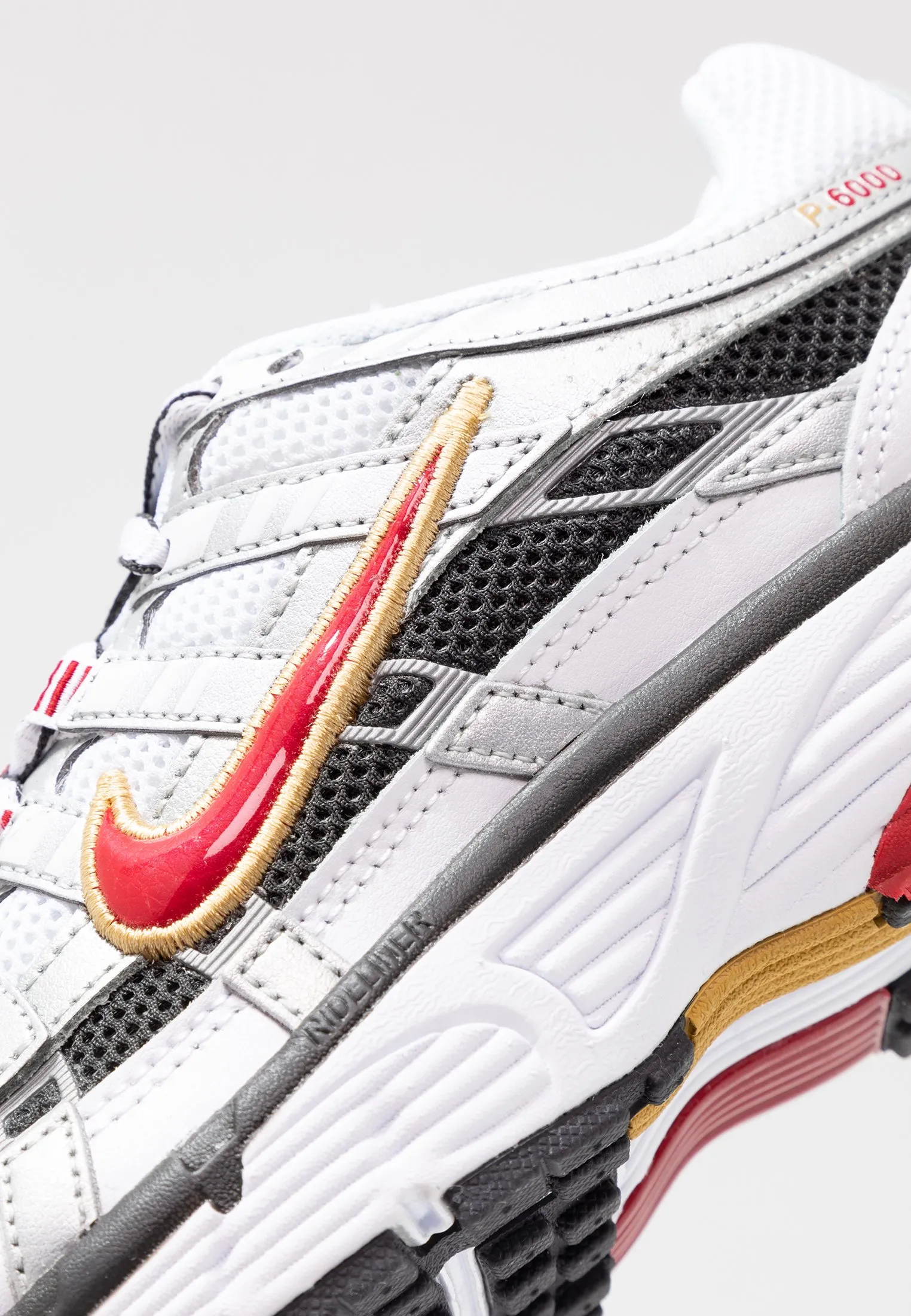 W NIKE P3000 CNCPT  ZAPATILLAS